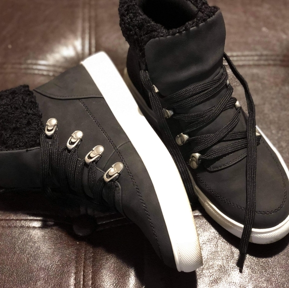 HoT HighTops - Picture 2 of 4